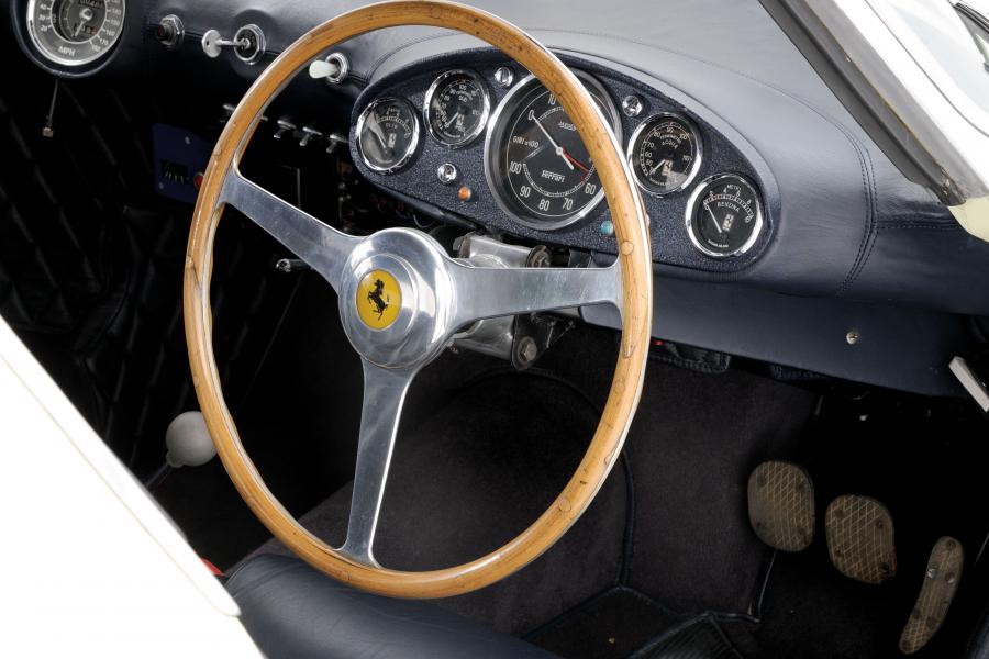 Ferrari 410 Berlinetta Speciale 1955 года  (фото 29 из 47)